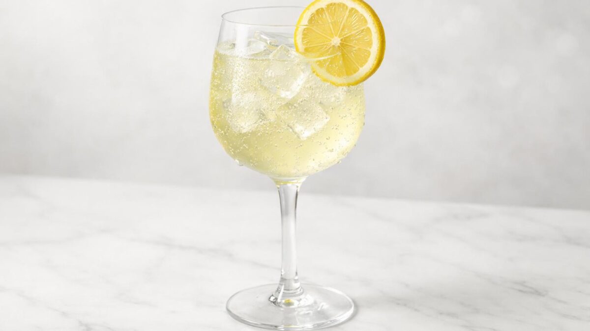 Limoncello Spritz den perfekta lunchen för lata sommardagar och glittrande stunder tillsammans