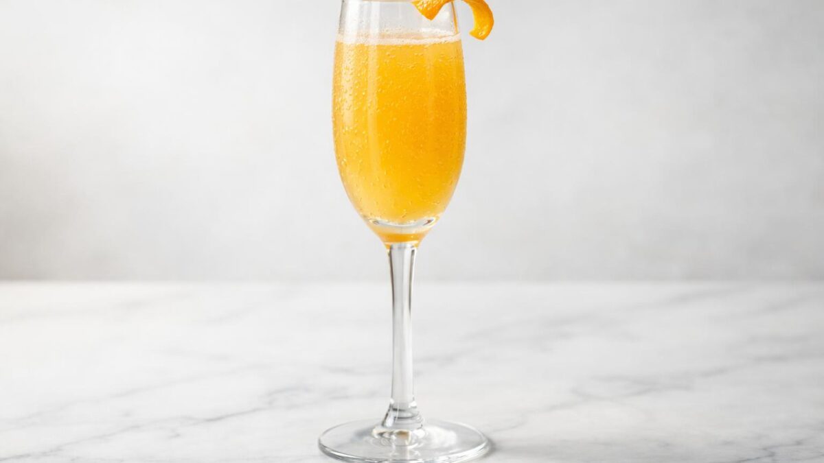 Mimosa skapar bubblande glädje för din morgonbrunch och fest.