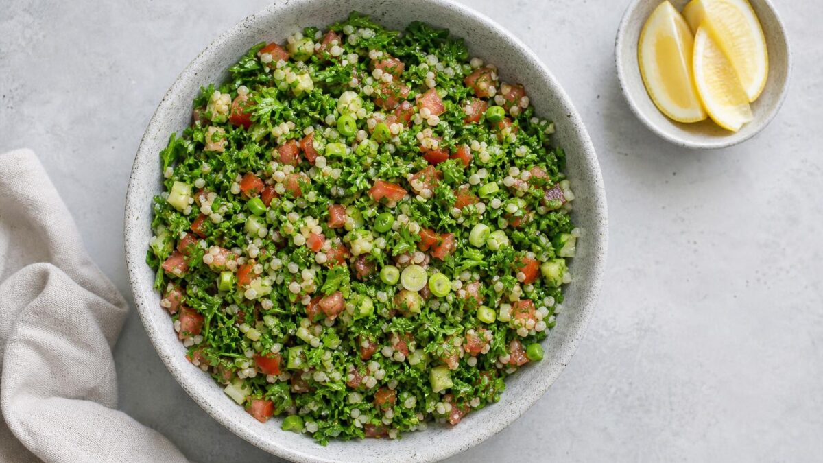 Tabbouleh (libanesisk persiljesallad) Den fräscha lunchen som skänker fräschör och glädje till dagen